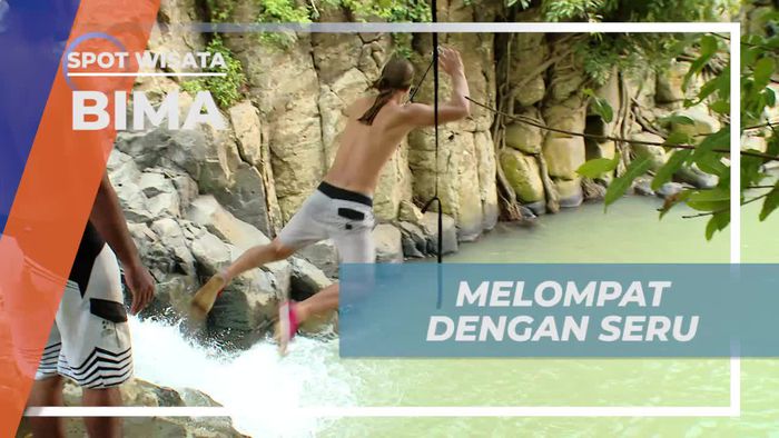 Melompat Dengan Seru di Air Terjun Rora Bima