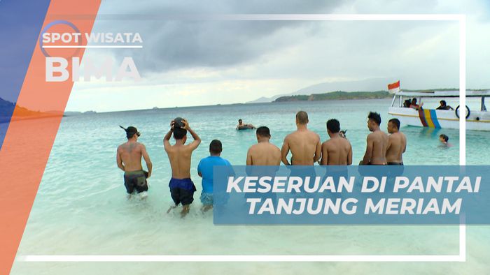 Berbagi Keseruan, Beradu Kekuatan Membawa Batu ke Tengah Pantai, Bima