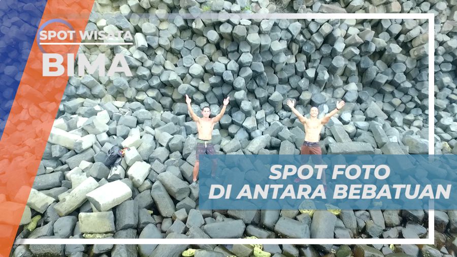 Abadikan Momen Seru, Berlatar Bukit Batu di Tepi Pantai Tanjung Meriam, Bima