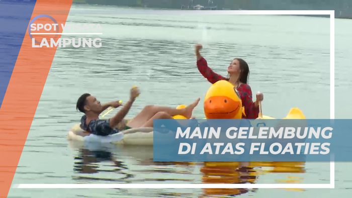 Seru-seruan Bermain Bubble Sambil Bersantai di Atas Floaties, Lampung