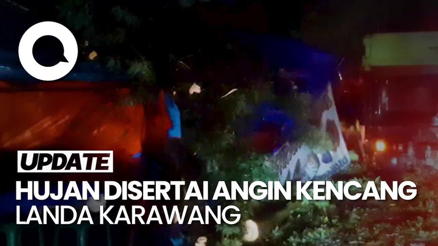 Warung Pecel Lele di Karawang Tertimpa Pohon Imbas Angin Kencang