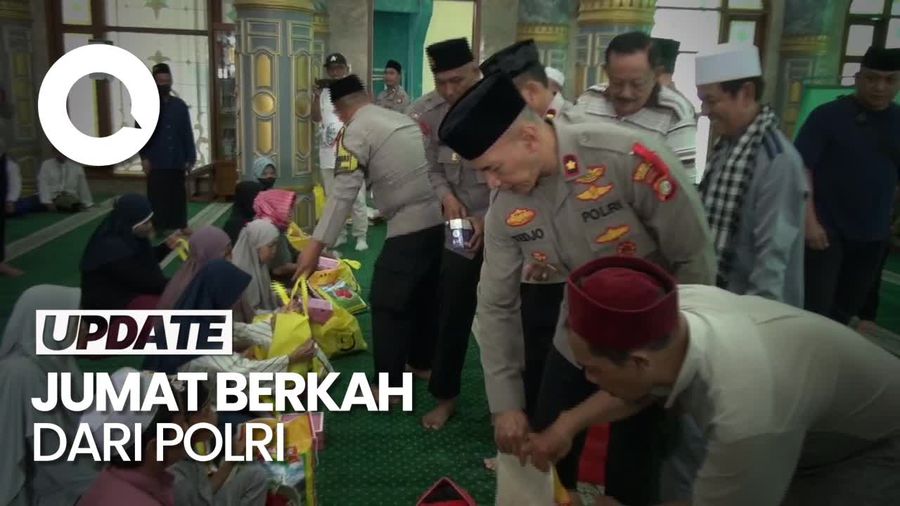 Polisi di Jaksel Bagikan Beras Gratis Bagian dari Coolings Stystem Pemilu