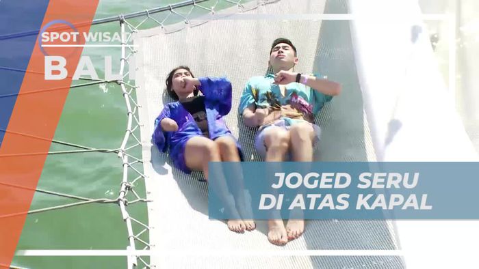 Berjoget Ria Menikmati Suasana Sejuk di Atas Yatch, Bali