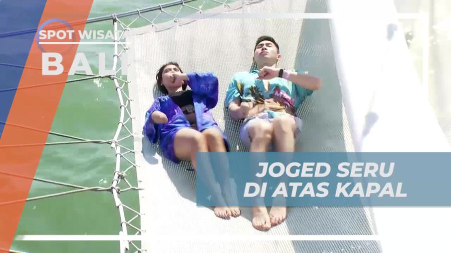 Berjoget Ria Menikmati Suasana Sejuk di Atas Yatch, Bali