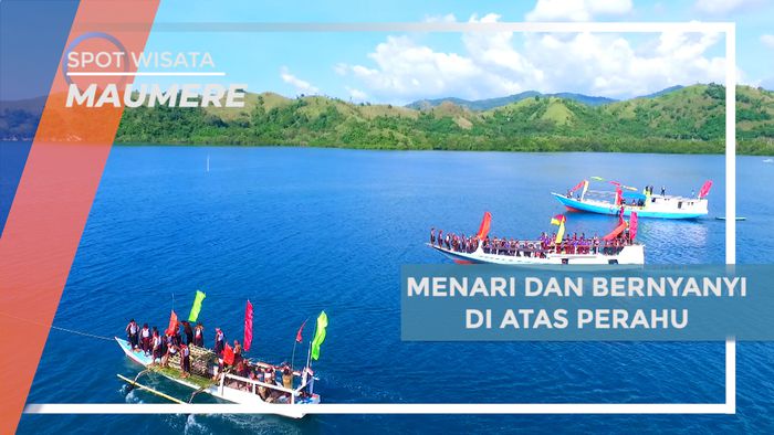 Menikmati Kemeriahan, Menari dan Bernyanyi di Atas Perahu, Flores