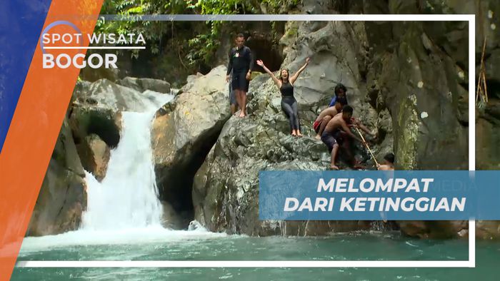 Pacu Adrenalin, Melompat ke Sungai dari Atas Batu Bersar, Bogor