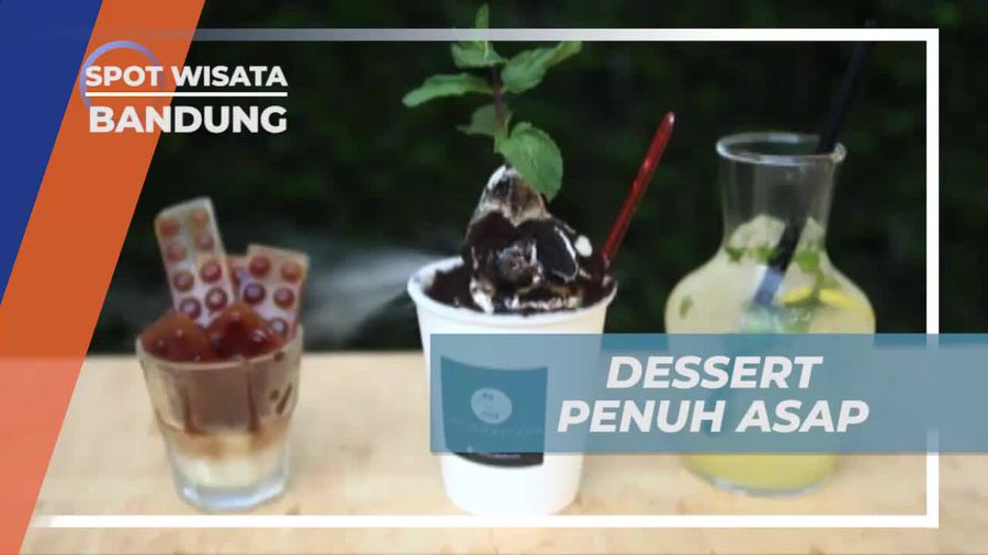 Merasakan Kesegaran Es Krim Berasap di Kabut Salju Kota Bandung