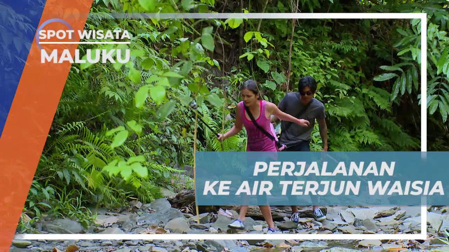 Adu Kecepatan Lomba Lari Menuju Air Terjun Waisia Maluku