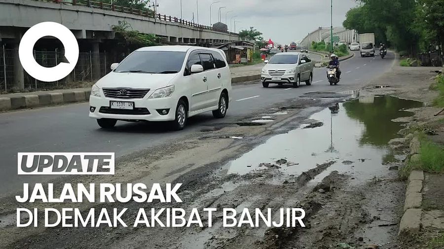 Hati-hati Lur! Sejumlah Titik di Jalan Raya Demak Rusak Akibat Banjir