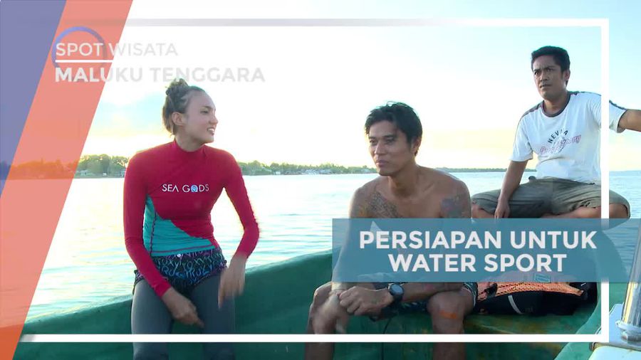 Persiapan Bermain Watersport Bersama Warga Maluku Tenggara 
