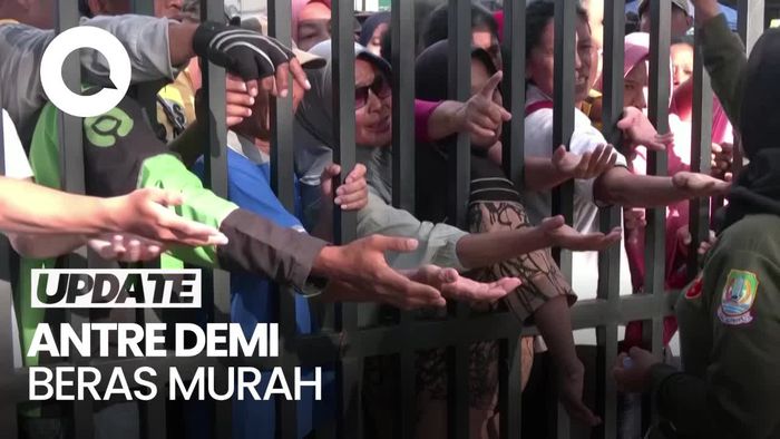 Penampakan Antrean Warga Demi Dapat Beras Murah di Bekasi