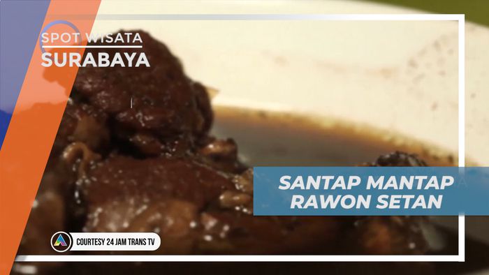 Menyantap Lezatnya Kuah Hitam Dengan Irisan Daging Sapi yang Super Lembut, Surabaya