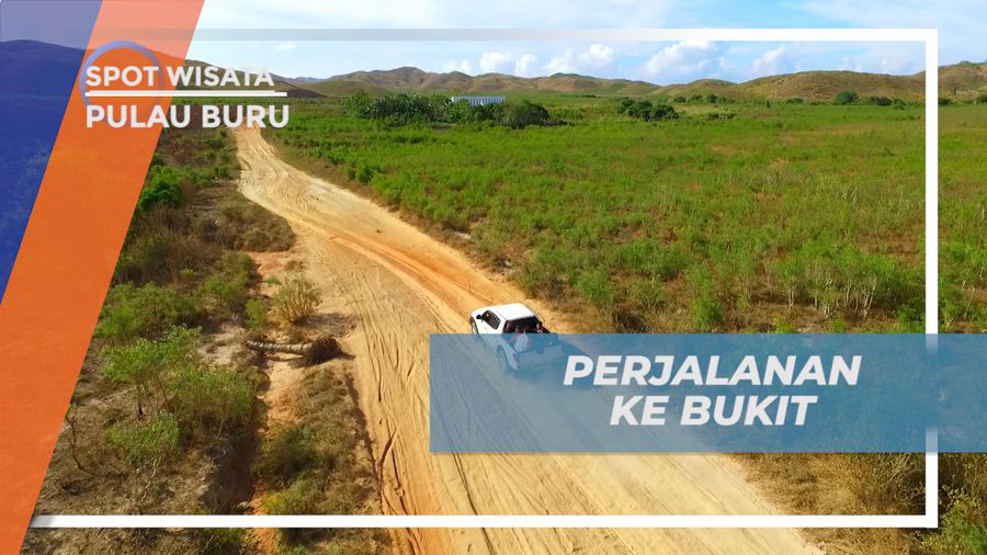 Berbagi Keseruan Bereng Anak-anak Lokal Menuju Bukit Tatanggo, Pulau Buru