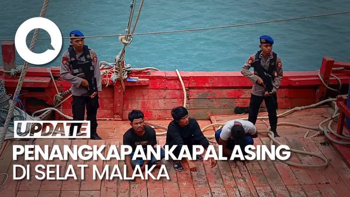 Momen Penangkapan Kapal Ikan Asing Berbendera Malaysia di Selat Malaka