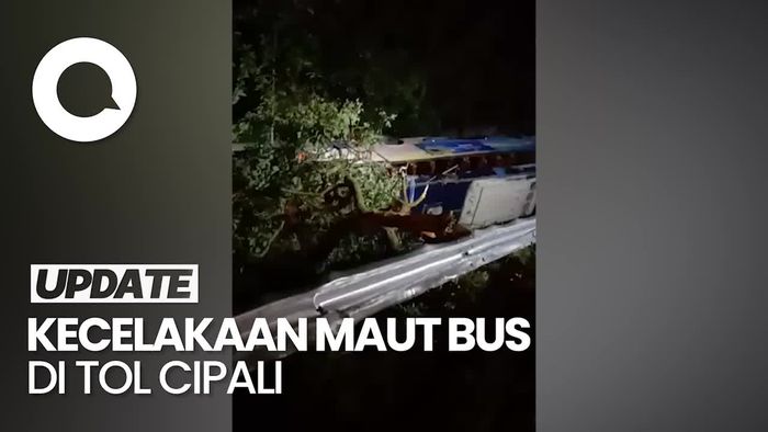 Penampakan Bus Masuk Parit di Km 178 Tol Cipali, 1 Orang Tewas 