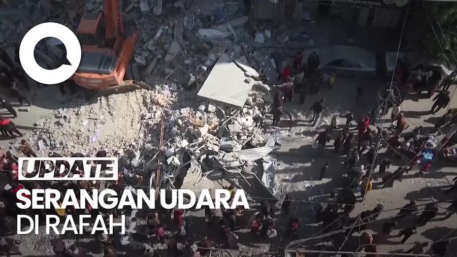Saat Warga Gaza Cari Korban Selamat di Reruntuhan Akibat Rudal Israel