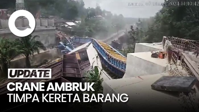 Penampakan Crane Roboh Timpa Kereta di Muara Enim, 2 Orang Tewas