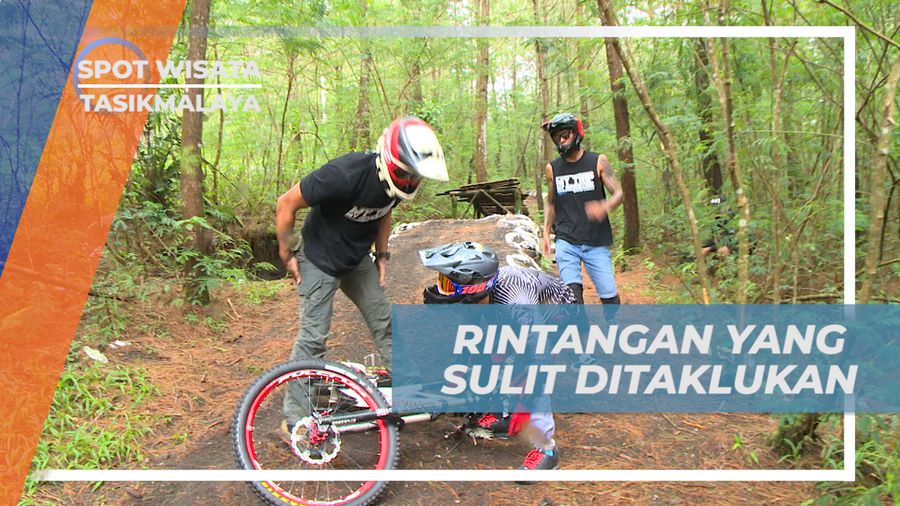 Sensasi Terjatuh Saat Menaklukkan Rintangan di Trek Downhill, Tasikmalaya