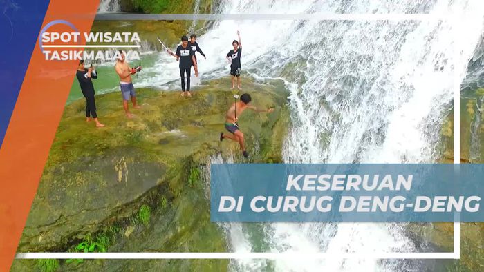 Momen Menegangkan Melompat Dari Bebatuan Licin Curug Deng-deng Tasikmalaya