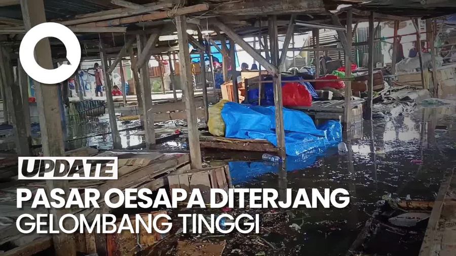 Diterjang Gelombang Tinggi, Dagangan di Pasar Oesapa Kupang Terendam
