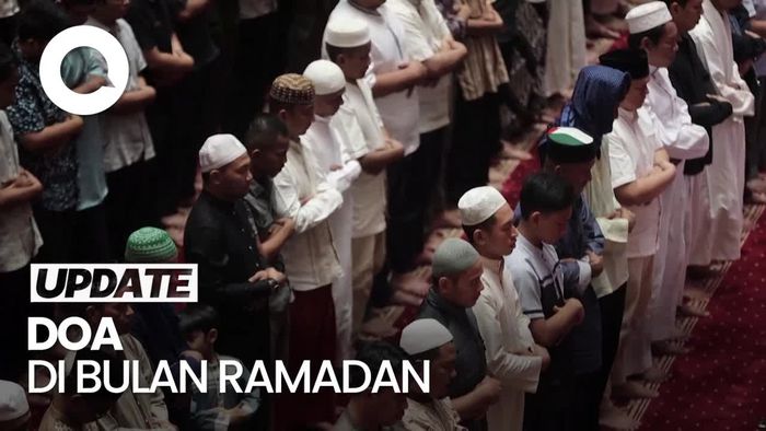 Doa Jemaah Tarawih Masjid Istiqlal di Bulan Suci Ramadan