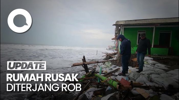 Penampakan Ombak Besar Terjang Pesisir Pantai Citepus Sukabumi