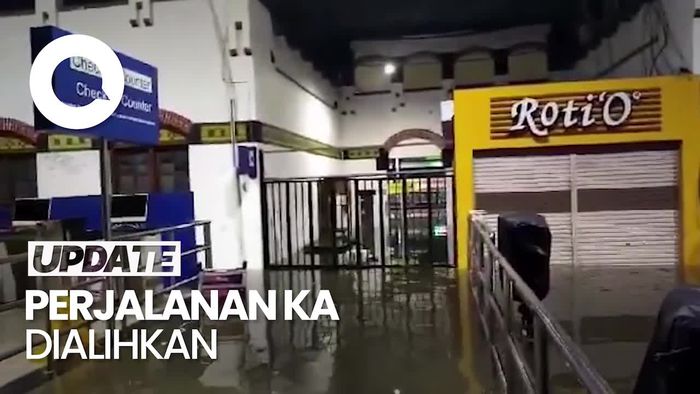Penampakan Stasiun Semarang Tawang Terendam Banjir