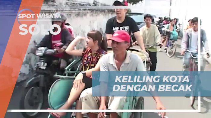Naik Becak Berkeliling Kawasan Alun-alun Kota Solo
