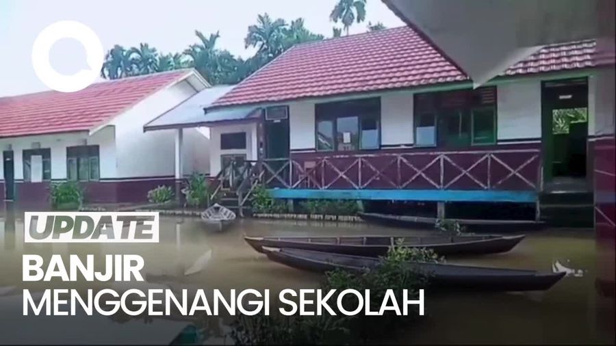 Siswa-Guru di Jambi Naik Perahu Tiap Hari Gegara Sekolah Terendam Banjir 4 Bulan