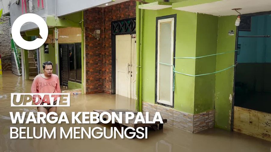 Warga Pilih Bertahan dan Belum Mengungsi di Tengah Banjir