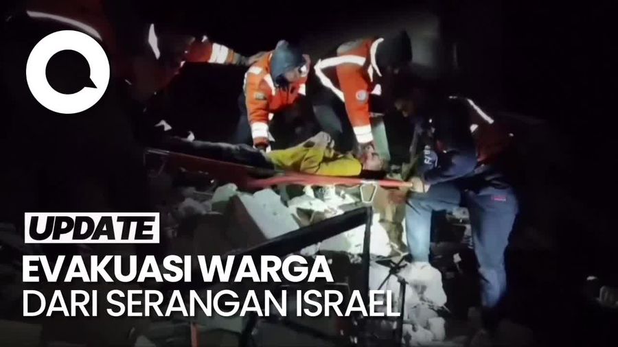Evakuasi Warga Palestina dari Reruntuhan Akibat Serangan Israel