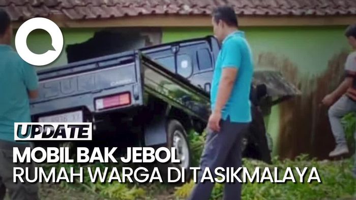 Mobil Bak Baru Beli Jebol Rumah Warga Tasik saat Dibawa Belajar Mengemudi