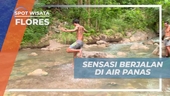 Merasakan Sensasi Hangat Berjalan di Air Panas, Flores