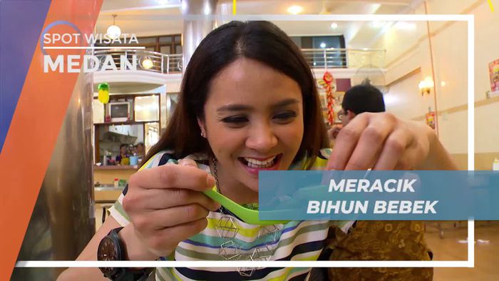 Meracik Bihun Bebek Dengan Tambahan Rasa Pedas, Medan