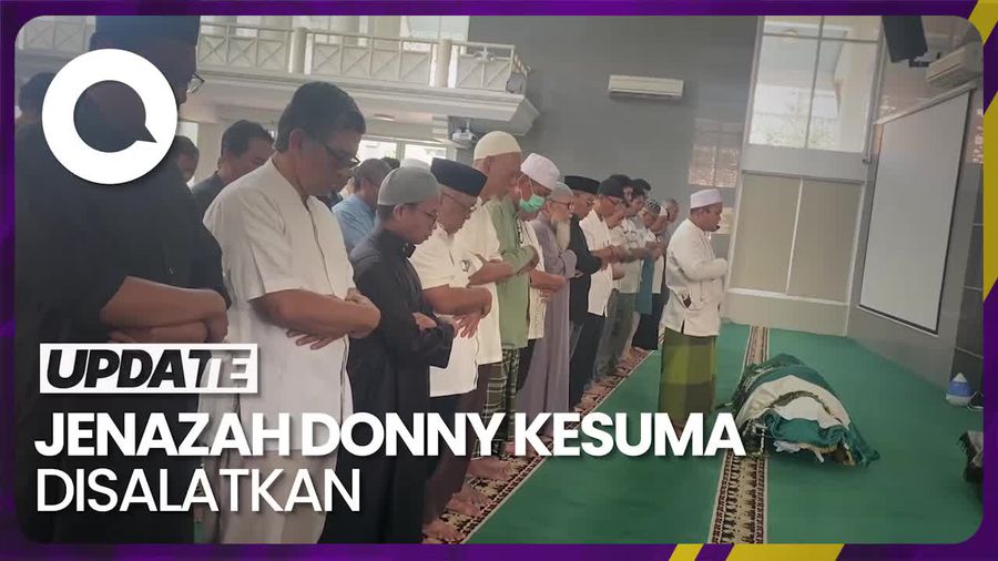 Momen Jenazah Donny Kesuma Disalatkan