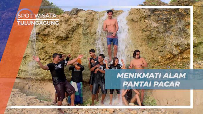 Seru-seruan Menikmati Keindahan Alam Pantai Pacar Ditemani Penduduk Lokal Tulungagung 