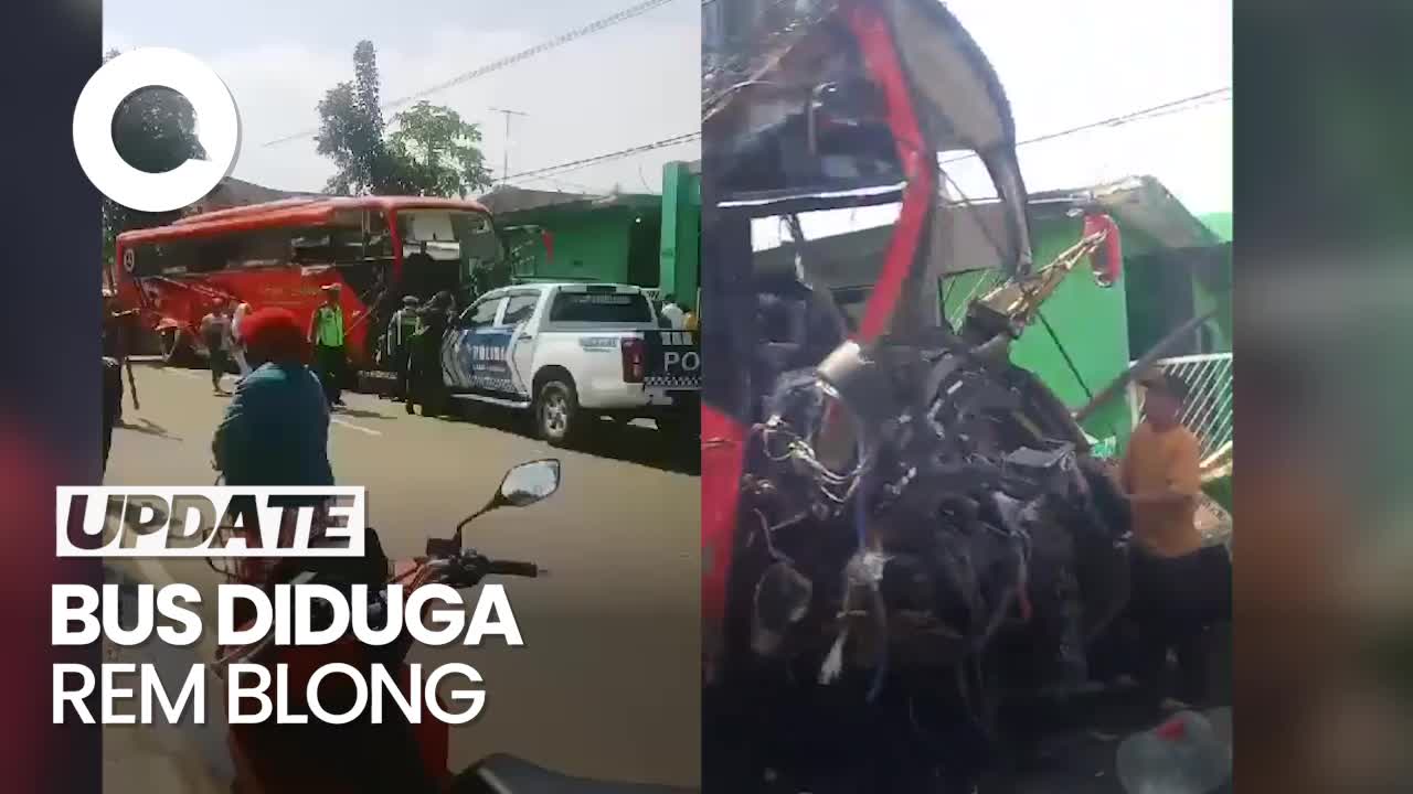Bus Rem Blong Tabrak Truk, Motor hingga Rumah di Malang