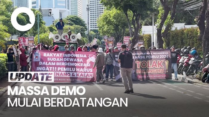 Massa Demo Jelang Pengumuman Hasil Pemilu di KPU Mulai Berdatangan