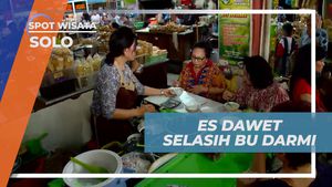 Meneguk Segarnya Es Dawet Selasih Legendaris di Tengah Pasar, Solo