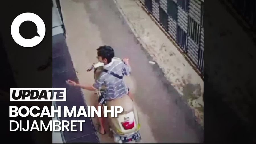 Viral Bocah Main HP Dijambret Pria Naik Motor di Depok