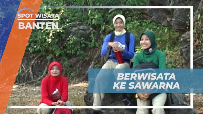 Tafakur Alam di Pantai Sawarna Bersama Tiga Wanita, Banten