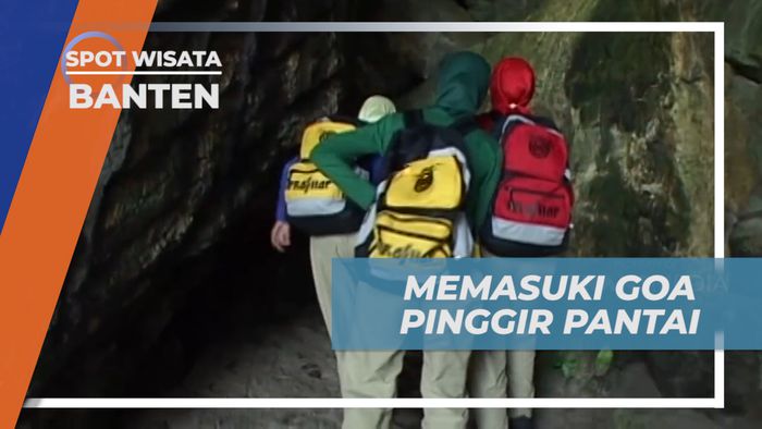 Menyusuri Tiap Sudut Dalam Goa di Tepi Pantai Sawarna, Banten