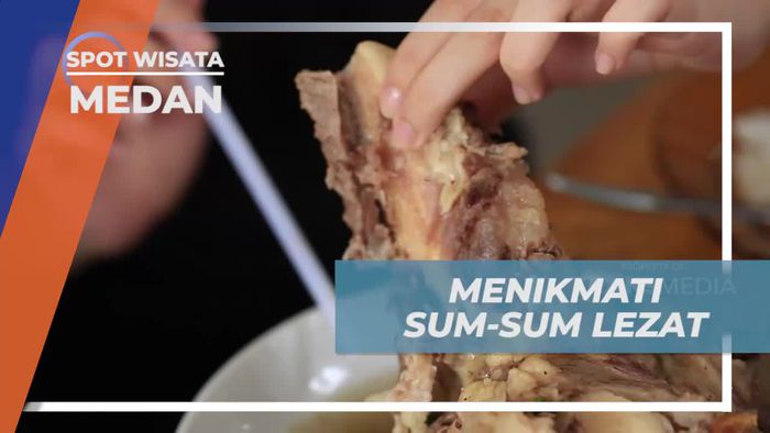 Menikmati Sop Sum-sum Berukuran Jumbo di Medan
