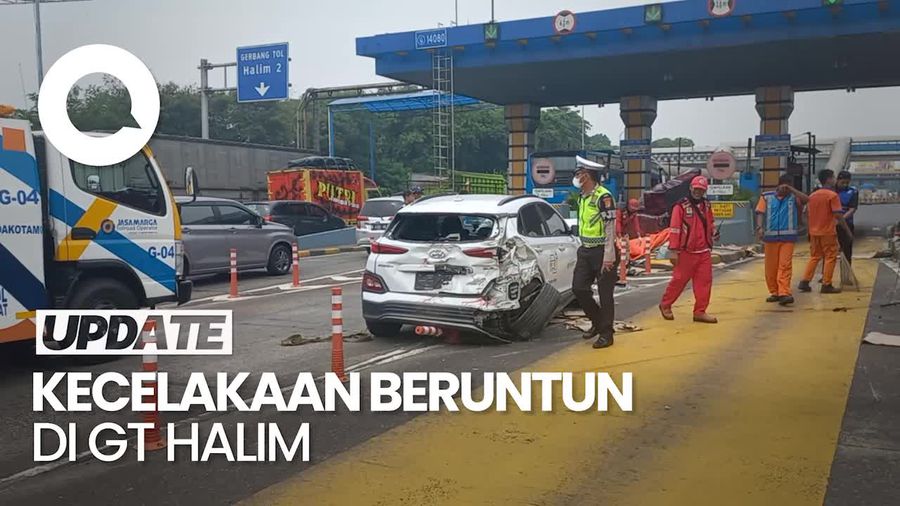 Penampakan Kecelakaan Beruntun di Gerbang Tol Halim