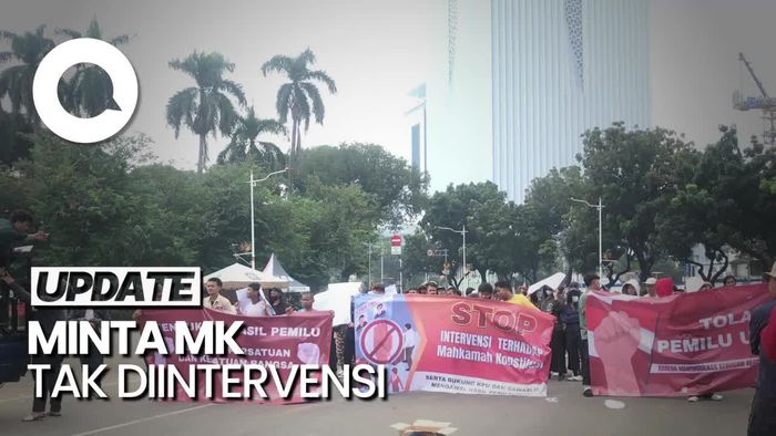 Massa Tandingan Tiba di Patung Kuda, Minta MK Tolak Diintervensi