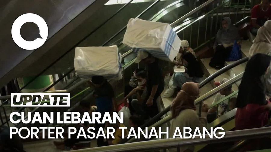 Cerita Asep, Porter Pasar Tanah Abang Raup Cuan Jelang Lebaran
