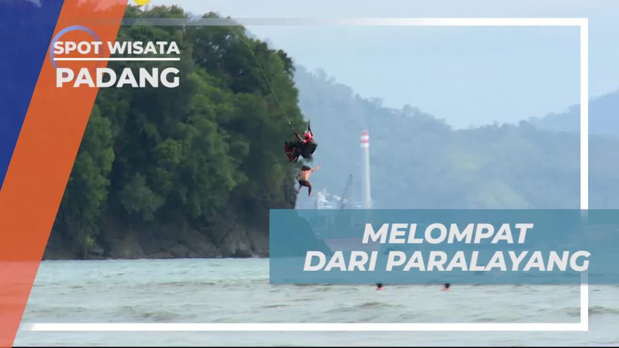 Keseruan Terbang Dengan Paralayang di Pantai Air Manis Padang