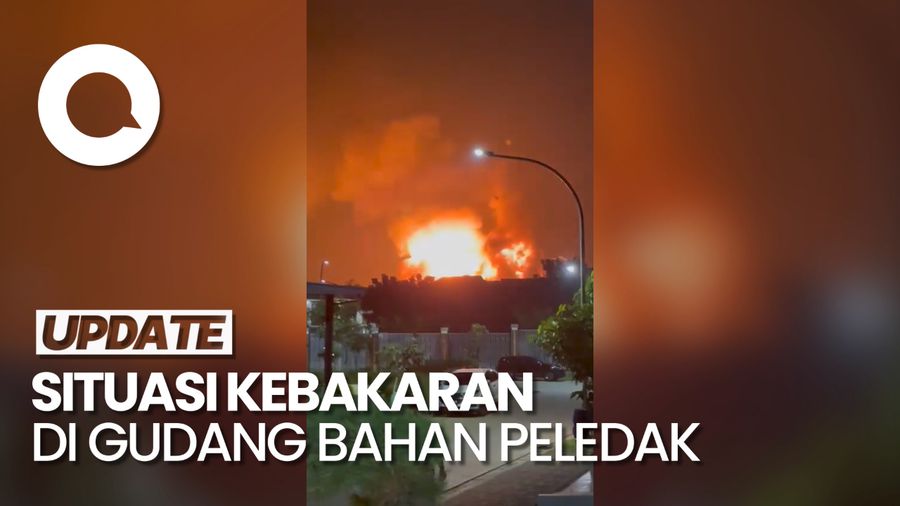 Penampakan Kebakaran Gudang Bahan Peledak di Perbatasan Bogor-Bekasi
