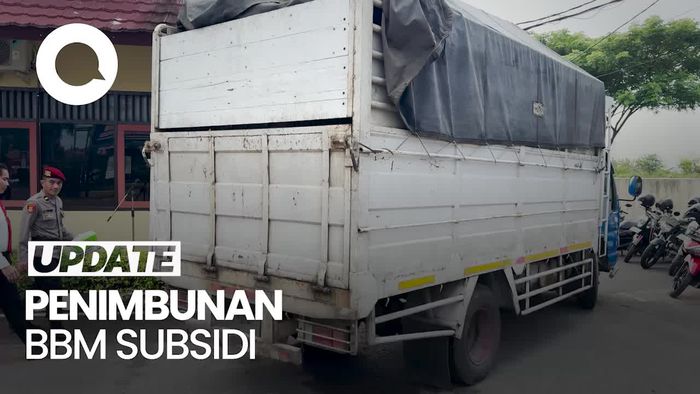 Momen Penangkapan 2 Penimbun Solar di SPBU Rembang