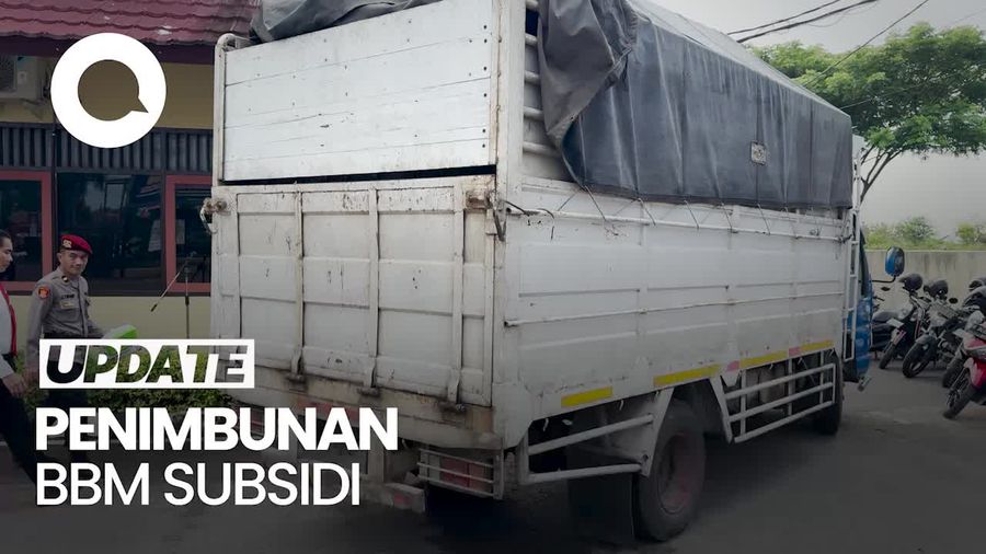 Momen Penangkapan 2 Penimbun Solar di SPBU Rembang
